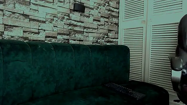 Snapshot of LittleFiree chatting on February 7, 2025, 7:40 am LittleFiree online show from February 7, 2025, 7:40 am