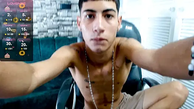 Snapshot of LittleFiree chatting on February 18, 2025, 4:04 am LittleFiree online show from February 18, 2025, 4:04 am