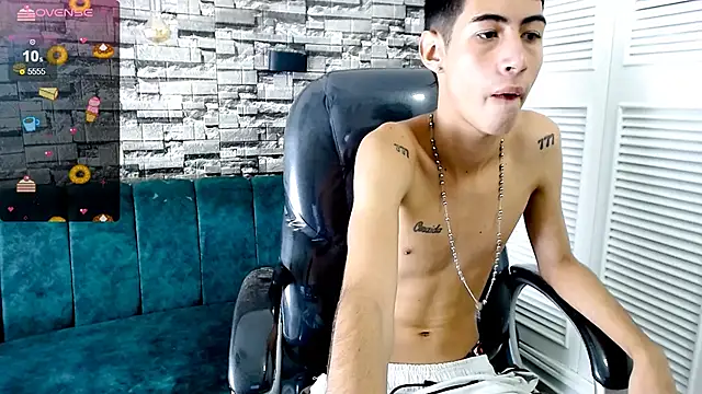 Snapshot of LittleFiree chatting on February 26, 2025, 3:30 pm LittleFiree online show from February 26, 2025, 3:30 pm