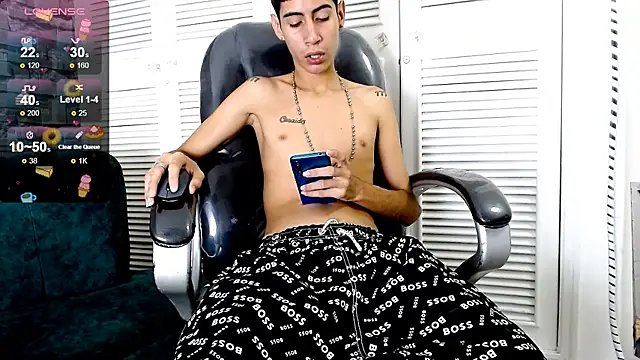 Snapshot of LittleFiree chatting on March 2, 2025, 7:10 am LittleFiree online show from March 2, 2025, 7:10 am