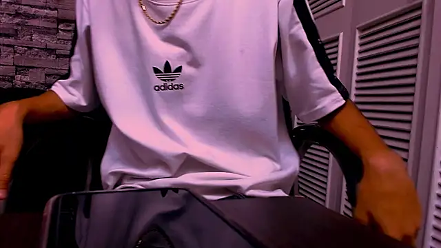 Snapshot of LittleFiree chatting on March 14, 2025, 4:10 am LittleFiree online show from March 14, 2025, 4:10 am