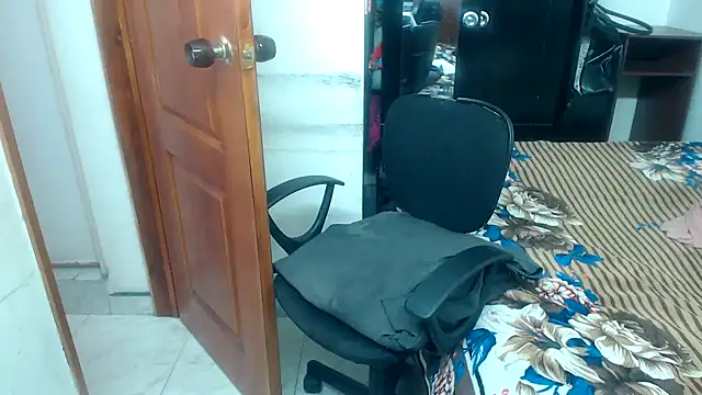 Siblleyx online show from February 7, 2025, 3:52 pm