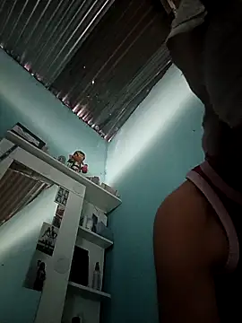 Ariell Kieran online show from October 22, 2025, 5:56 pm