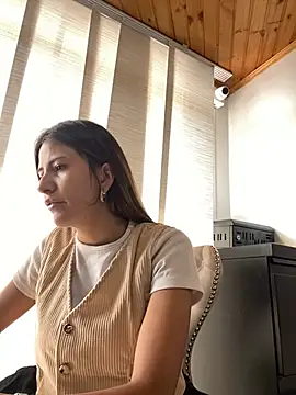 Andrea18 blonde online show from March 10, 2025, 1:43 pm