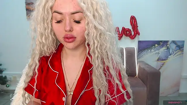 Snapshot of MissisCaty chatting on February 6, 2025, 3:27 am MissisCaty online show from February 6, 2025, 3:27 am