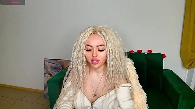 Snapshot of MissisCaty chatting on February 11, 2025, 11:12 pm MissisCaty online show from February 11, 2025, 11:12 pm