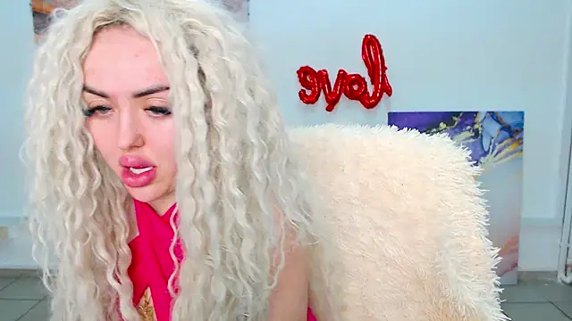 Snapshot of MissisCaty chatting on February 20, 2025, 4:07 am MissisCaty online show from February 20, 2025, 4:07 am