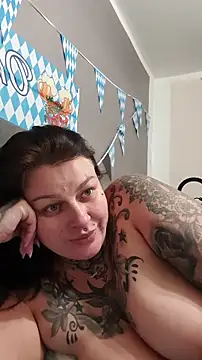 CannabisQueenn online show from October 3, 2025, 6:38 pm