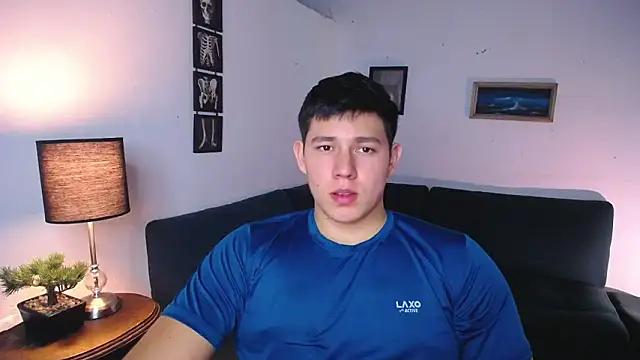 JamesCr  online show from February 4, 2026, 2:28 am