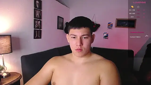 JamesCr  online show from February 25, 2026, 11:47 pm