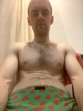 Snapshot of LynnAhNight chatting on November 6, 2025, 3:29 am LynnAhNight online show from November 6, 2025, 3:29 am