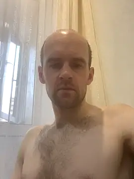 Snapshot of LynnAhNight chatting on November 9, 2025, 4:44 am LynnAhNight online show from November 9, 2025, 4:44 am