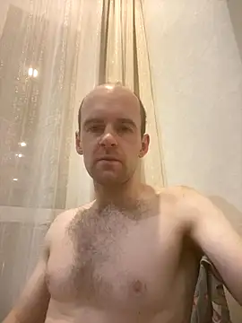 Snapshot of LynnAhNight chatting on November 18, 2025, 2:50 am LynnAhNight online show from November 18, 2025, 2:50 am