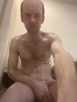 Snapshot of LynnAhNight chatting on January 7, 2026, 3:42 am LynnAhNight online show from January 7, 2026, 3:42 am