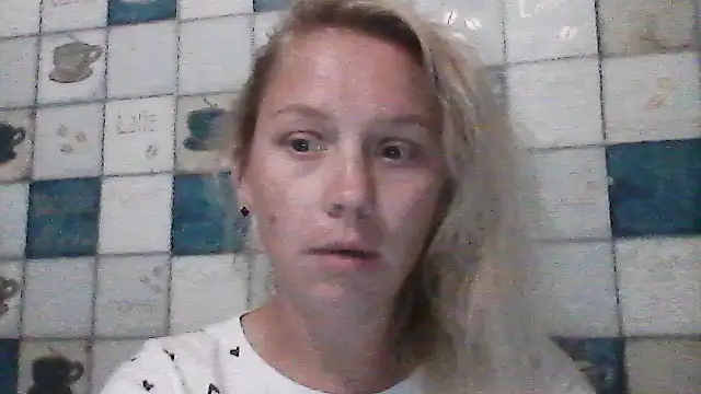 Snapshot of Anna_wey chatting on September 19, 2025, 6:41 pm Anna wey online show from September 19, 2025, 6:41 pm