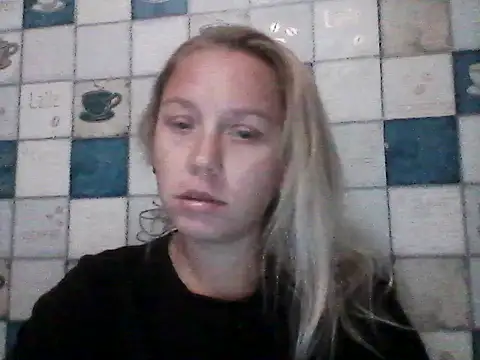 Snapshot of Anna_wey chatting on September 24, 2025, 6:33 pm Anna wey online show from September 24, 2025, 6:33 pm