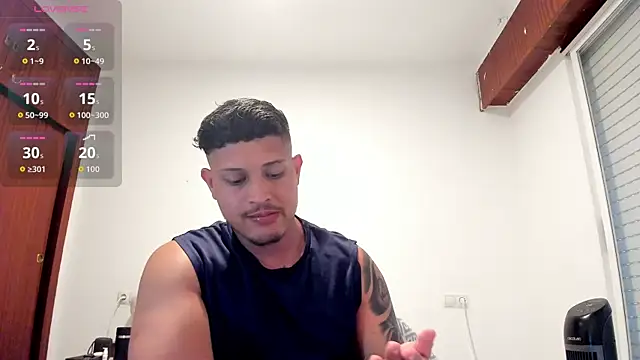 Snapshot of JohanSmith chatting on June 9, 2026, 6:41 pm JohanSmith online show from June 9, 2026, 6:41 pm