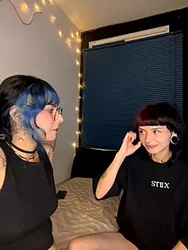 mavimist   online show from October 12, 2025, 1:37 am