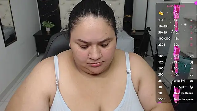 Aaliyah11 online show from September 18, 2025, 10:01 pm