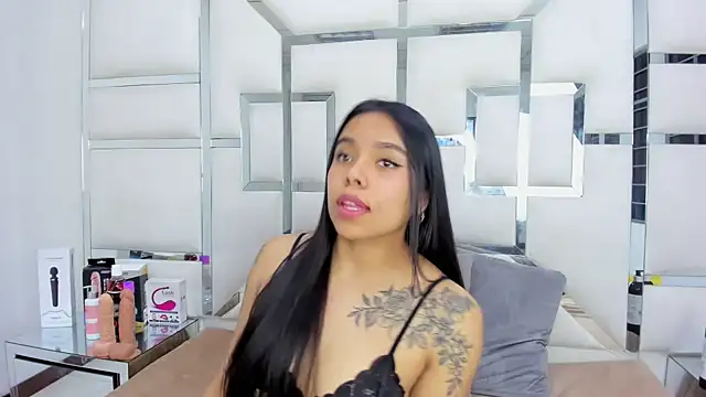 ZoeWan69 online show from March 11, 2025, 6:41 pm