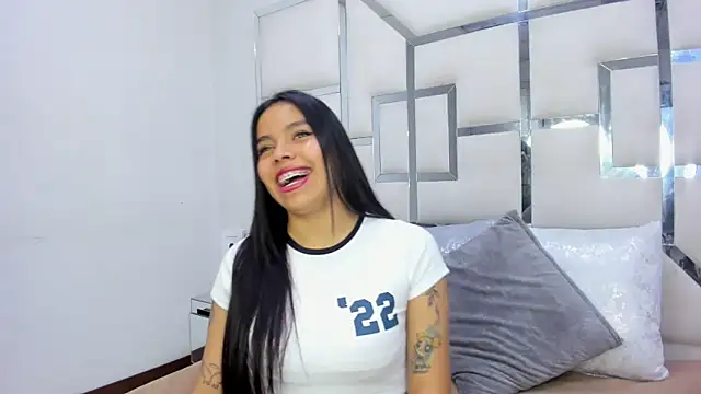 ZoeWan69 online show from March 22, 2025, 11:53 am