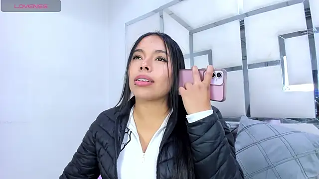 ZoeWan69 online show from March 4, 2026, 2:12 pm