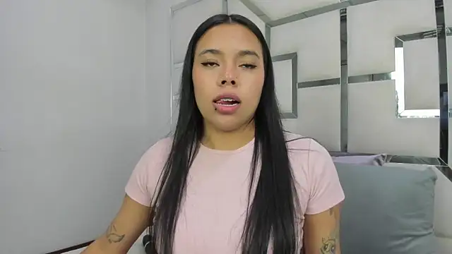 ZoeWan69 online show from March 19, 2026, 11:36 am