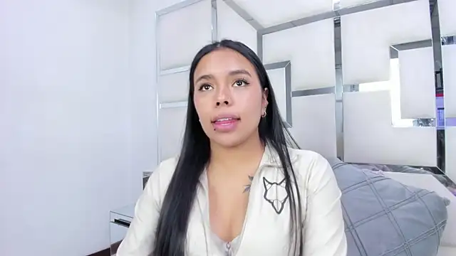 ZoeWan69 online show from March 27, 2026, 2:39 pm