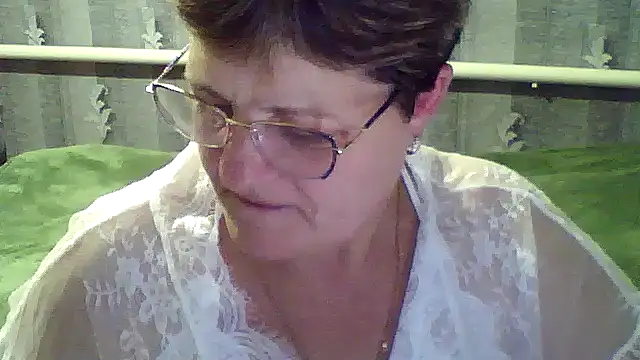 ElzaJewel online show from October 18, 2025, 6:52 pm
