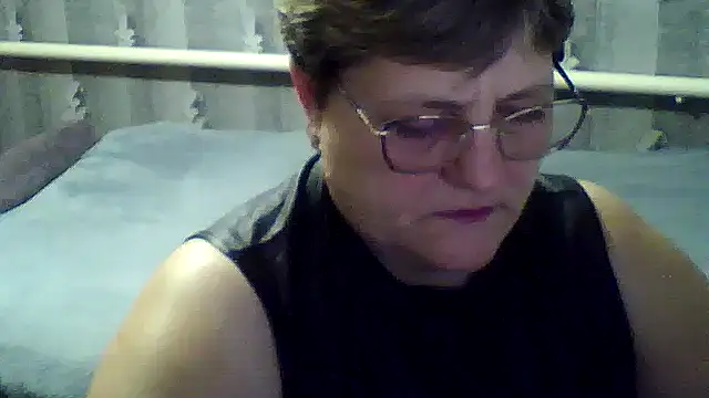 ElzaJewel online show from November 15, 2025, 7:32 pm