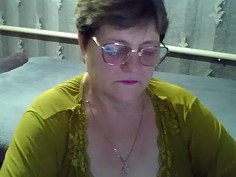 ElzaJewel online show from November 23, 2025, 8:08 pm