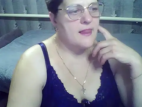 ElzaJewel online show from December 14, 2025, 8:02 pm