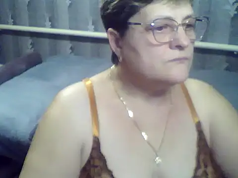 ElzaJewel online show from December 18, 2025, 7:42 pm