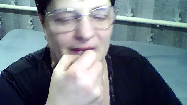 ElzaJewel online show from February 9, 2026, 8:13 pm