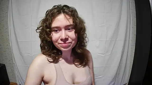 Snapshot of girliemilk chatting on November 25, 2025, 10:43 pm girliemilk online show from November 25, 2025, 10:43 pm