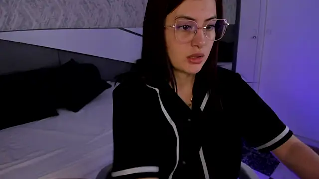 Miile Evans online show from February 15, 2025, 4:34 pm