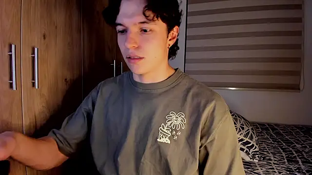 Snapshot of Mastrangelo_xxx chatting on February 19, 2026, 4:41 am Mastrangelo xxx online show from February 19, 2026, 4:41 am