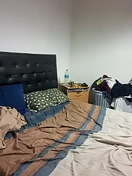 liamlara online show from March 6, 2026, 12:51 am