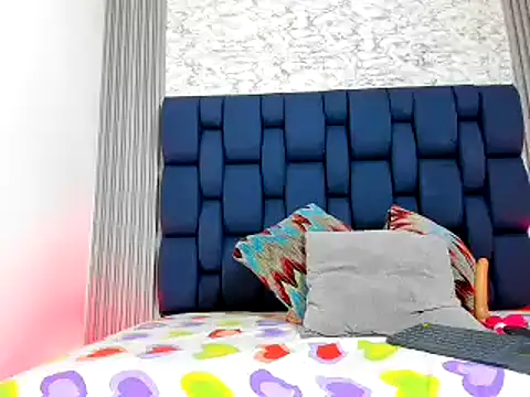 Snapshot of Ashlyaurora chatting on February 14, 2025, 4:58 am Ashlyaurora online show from February 14, 2025, 4:58 am