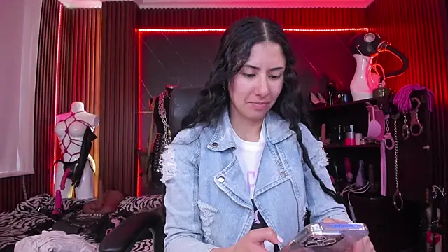 XiaQueen online show from November 1, 2025, 8:22 pm