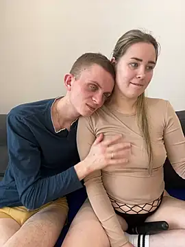 alisanikita online show from March 4, 2025, 7:19 am