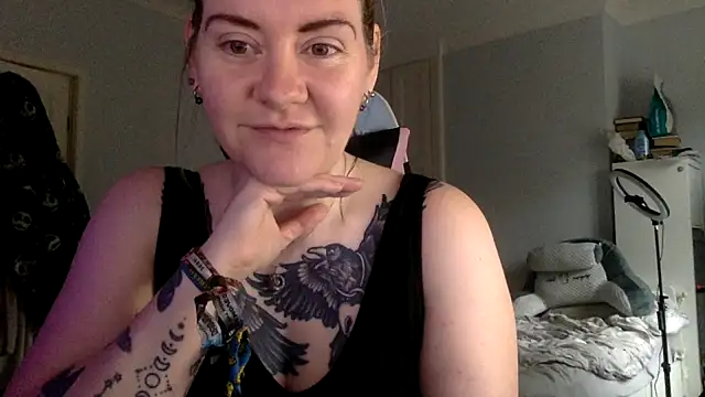 Snapshot of AureliaXOX chatting on February 11, 2025, 11:54 am AureliaXOX online show from February 11, 2025, 11:54 am