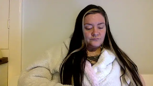 Snapshot of AureliaXOX chatting on February 12, 2025, 12:22 pm AureliaXOX online show from February 12, 2025, 12:22 pm