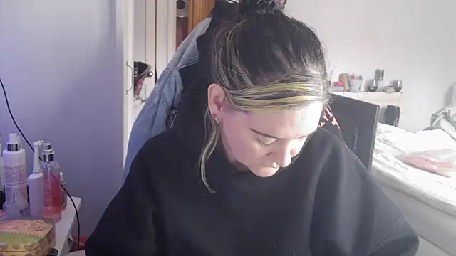 Snapshot of AureliaXOX chatting on September 23, 2025, 11:02 am AureliaXOX online show from September 23, 2025, 11:02 am