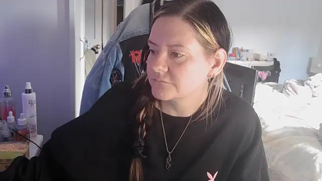 Snapshot of AureliaXOX chatting on September 30, 2025, 2:44 pm AureliaXOX online show from September 30, 2025, 2:44 pm