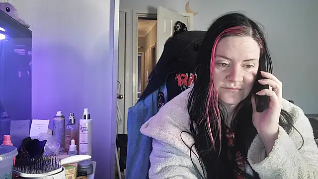 Snapshot of AureliaXOX chatting on December 21, 2025, 11:06 am AureliaXOX online show from December 21, 2025, 11:06 am