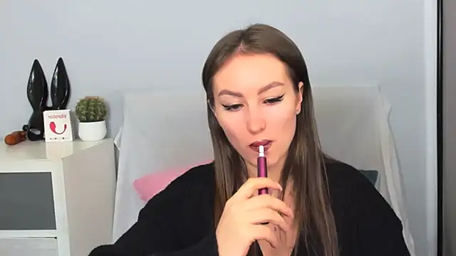 DonnaCam online show from February 8, 2026, 7:17 pm