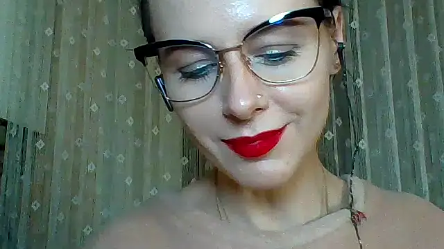 LuminousLady online show from March 19, 2025, 9:37 pm