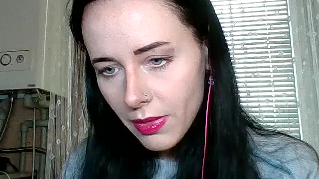 LuminousLady online show from October 22, 2025, 1:22 pm