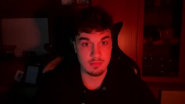 NaplesGuy04 online show from February 16, 2025, 10:32 pm